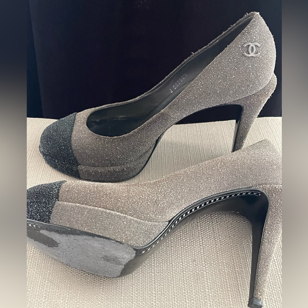 Chanel Charcoal Gray Sparkle Textured Pump